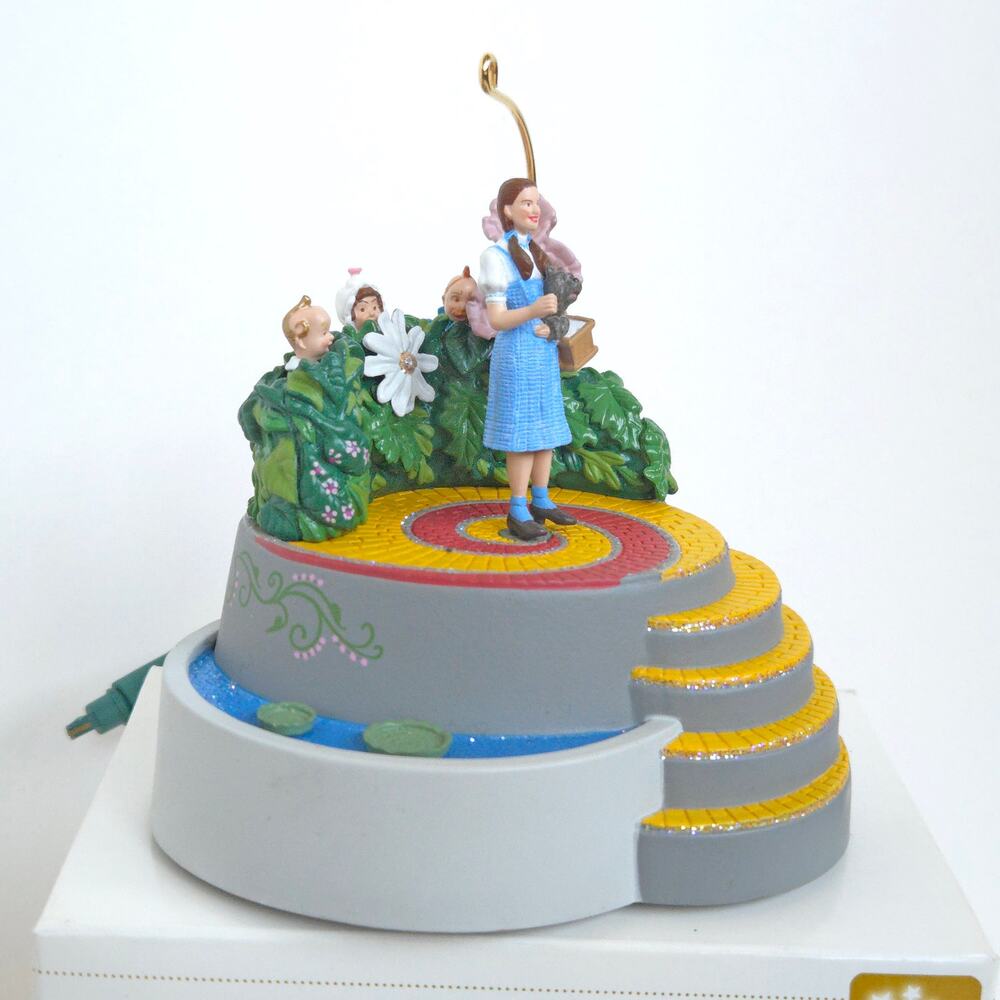 Hallmark Keepsake Dorothy and the Munchkins Wizard of Oz Christmas Ornament 2006 - Picture 13 of 13